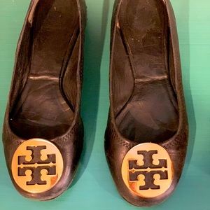 Tory Burch black leather flats